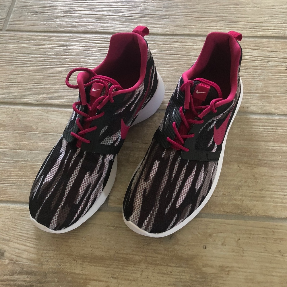 NWOB Nike Roshe Run Flight Weight - Picture 2 of 5